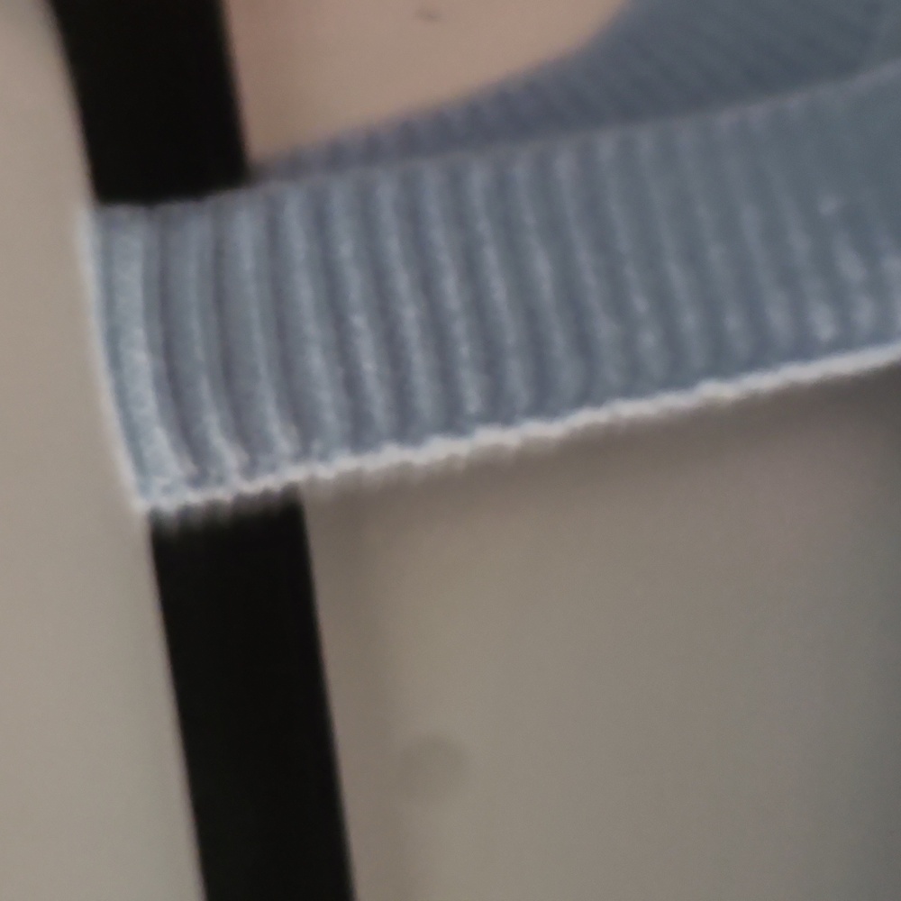 NWT sleeves sweater - Picture 5 of 7